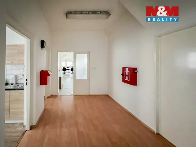 Prodej obchodního prostoru, Katovice, Kolářova, 400 m2