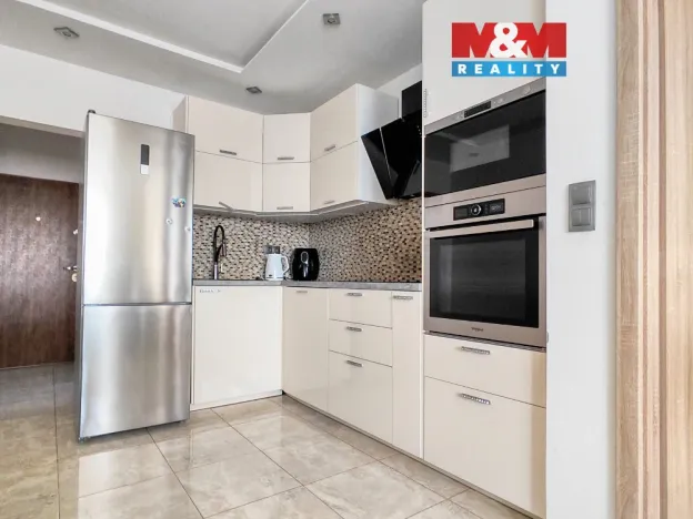 Prodej bytu 3+kk, Šestajovice, Komenského, 48 m2