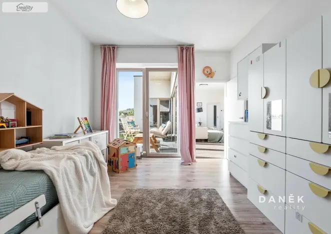 Prodej bytu 3+kk, Oslavany, náměstí 13. prosince, 76 m2