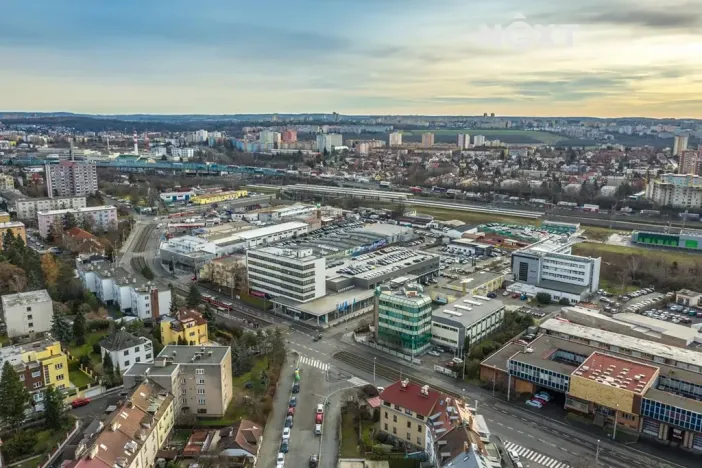 Pronájem kanceláře, Praha - Strašnice, Průběžná, 375 m2