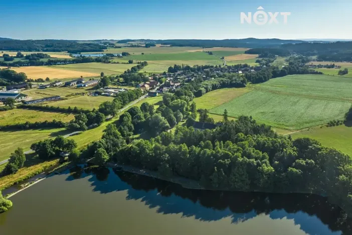 Prodej komerční nemovitosti, Buzice, 1800 m2