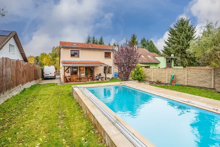 Prodej rodinného domu, Sulice, Rovná, 185 m2