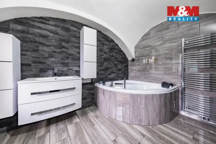 Prodej rodinného domu, Okounov, 197 m2