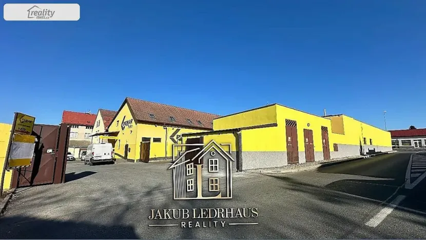 Pronájem skladu, Praha, Libušská, 1900 m2