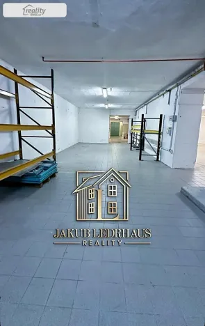 Pronájem skladu, Praha, Libušská, 1900 m2