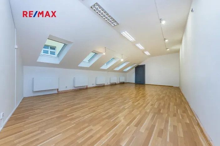 Prodej kanceláře, Praha - Vršovice, 28. pluku, 146 m2