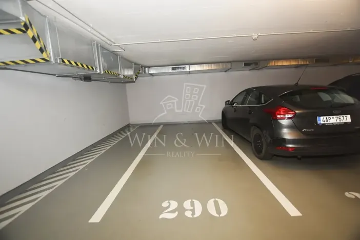 Prodej garážového stání, Praha - Háje, Jurkovičova, 14 m2