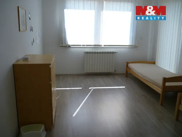 Pronájem rodinného domu, Praha - Cholupice, Lhenická, 200 m2