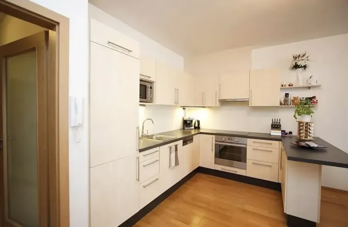 Pronájem bytu 2+kk, Praha - Libeň, Drahobejlova, 65 m2