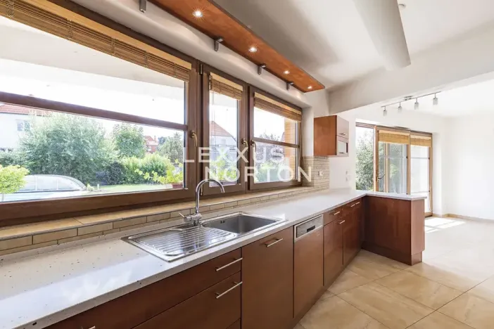 Pronájem rodinného domu, Praha - Břevnov, Rozdělovská, 360 m2