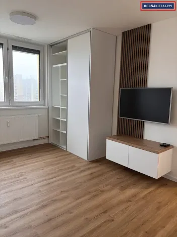 Pronájem bytu 1+1, Veselí nad Moravou, Hutník, 33 m2