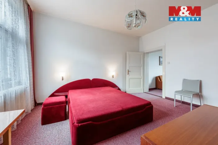 Prodej ubytování, Bečov nad Teplou, Nádražní, 298 m2