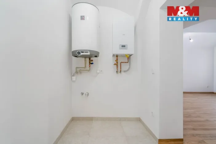 Pronájem bytu 1+kk, Třebechovice pod Orebem, Masarykovo náměstí, 37 m2