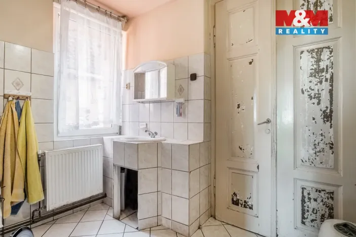 Prodej činžovního domu, Mimoň, nám. 1. máje, 120 m2