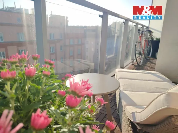 Pronájem bytu 2+kk, Praha, Na Maninách, 43 m2