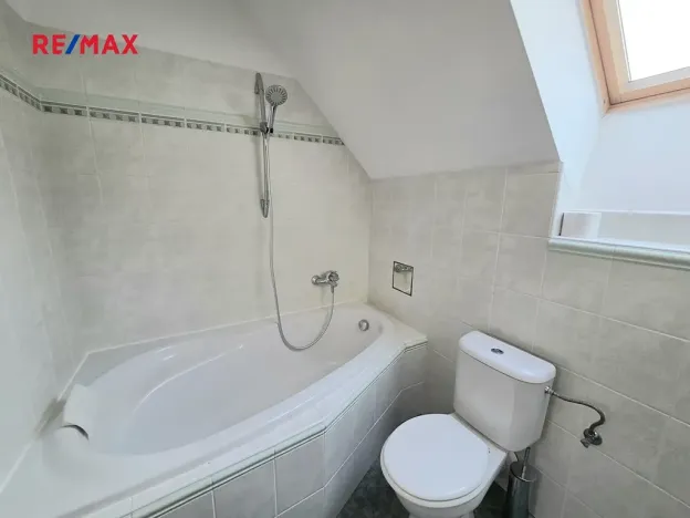 Prodej bytu 2+kk, Jesenice, Příčná I., 45 m2