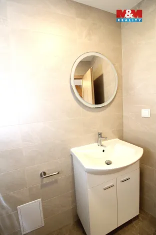 Pronájem kanceláře, Měšice, Revoluční, 43 m2