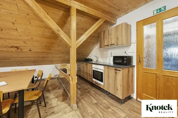 Prodej kanceláře, Račice-Pístovice, 479 m2