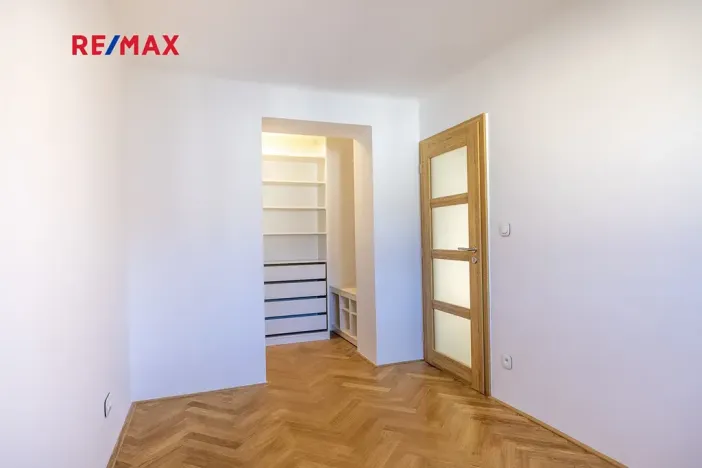 Pronájem bytu 3+1, Praha - Dejvice, Mydlářka, 55 m2