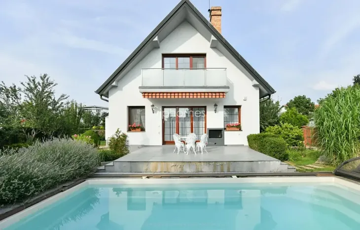 Pronájem vily, Praha - Suchdol, Havraní, 220 m2