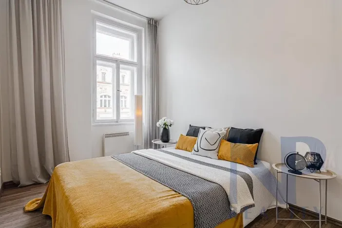 Pronájem bytu 2+kk, Praha - Nusle, Jaromírova, 42 m2