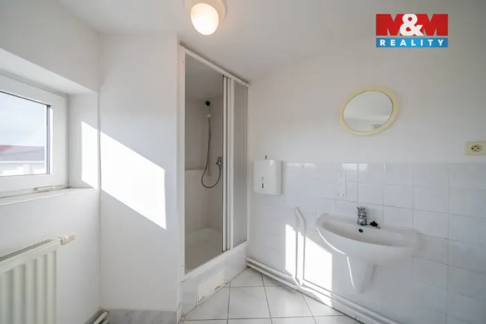 Prodej výrobních prostor, Žďár, 1089 m2