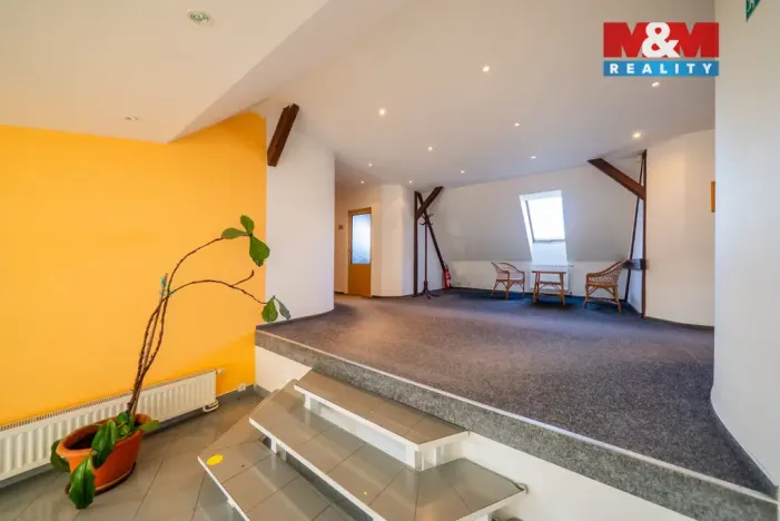 Prodej výrobních prostor, Žďár, 1089 m2