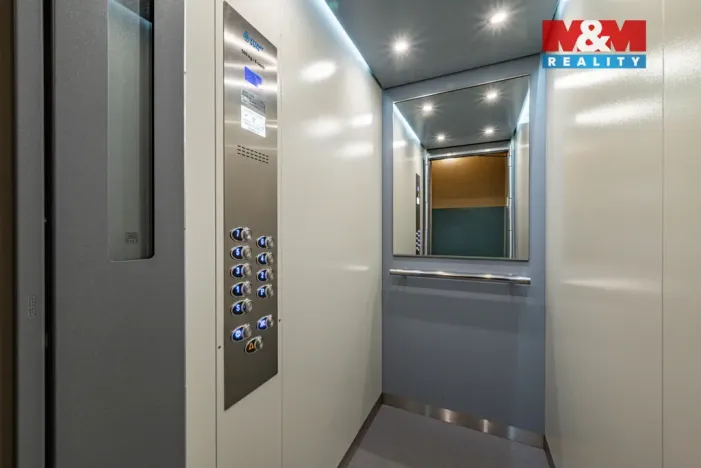 Prodej bytu 1+1, Tachov, Bělojarská, 35 m2