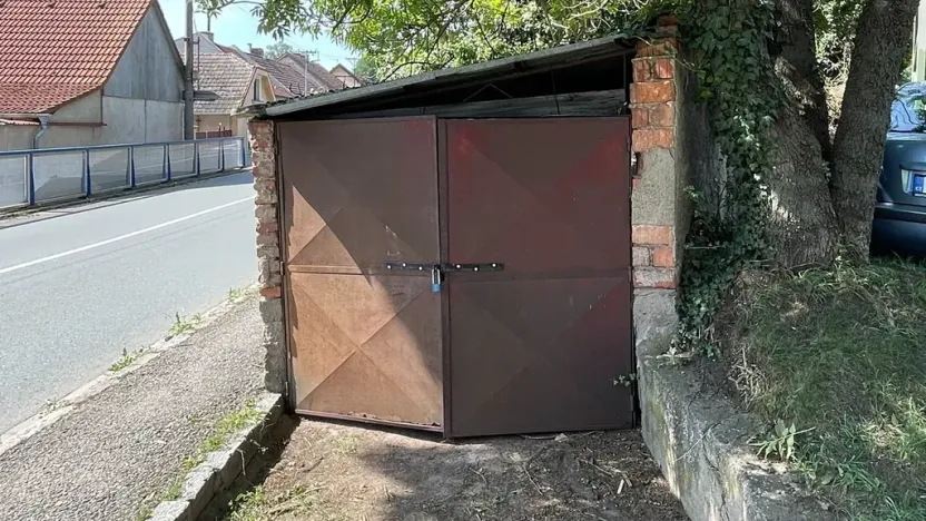 Prodej komerčního pozemku, Týnec nad Labem, 140 m2