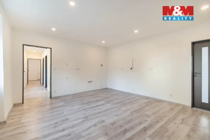 Prodej bytu 4+kk, Klobuky, Náměstí 9. května, 96 m2