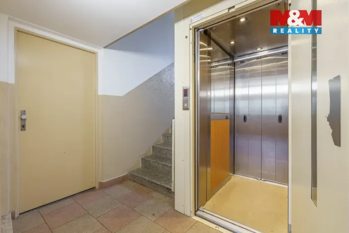 Prodej bytu 3+1, Chomutov, Pod Břízami, 61 m2