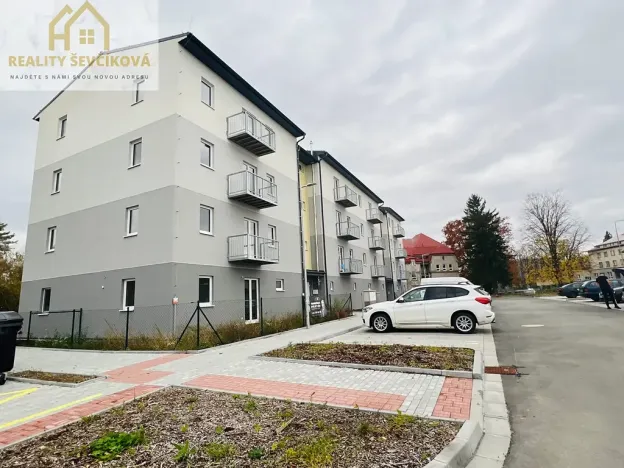 Pronájem bytu 1+kk, Hrochův Týnec, Nádražní, 28 m2