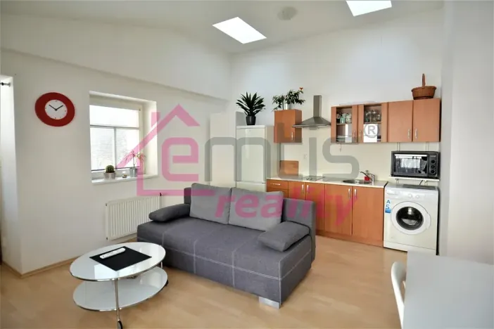 Pronájem bytu 2+kk, Praha - Břevnov, Za Strahovem, 42 m2