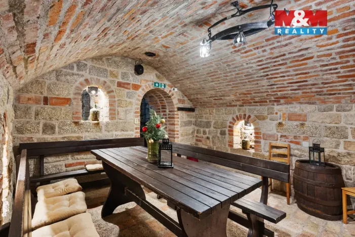 Prodej obchodního prostoru, Jablonec nad Nisou, Komenského, 600 m2