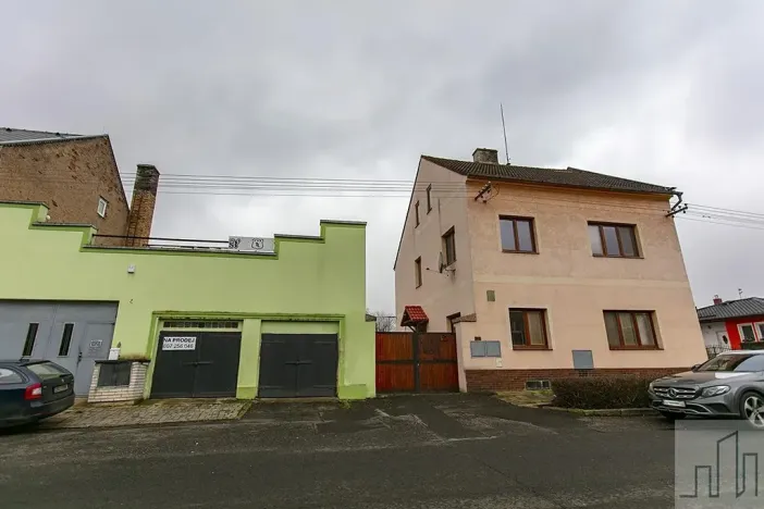 Prodej vícegeneračního domu, Lahošť, Švermova, 250 m2