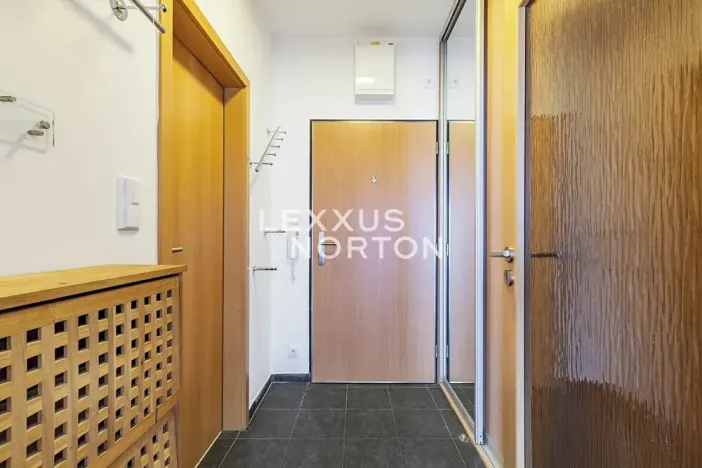 Pronájem bytu 1+kk, Praha - Stodůlky, Svitákova, 34 m2