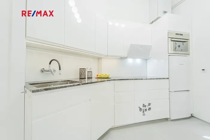 Prodej bytu 2+1, Praha - Staré Město, Náprstkova, 42 m2