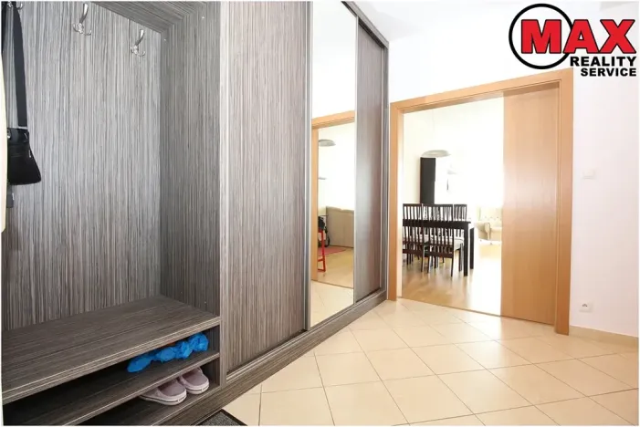 Pronájem bytu 2+kk, Praha - Hrdlořezy, V třešňovce, 61 m2