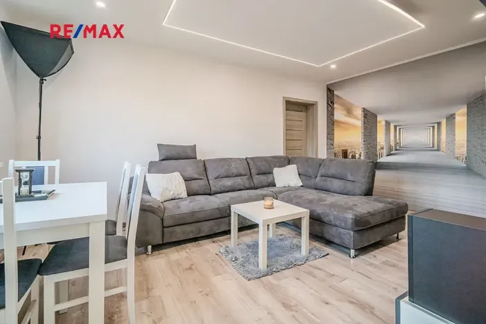 Prodej bytu 3+1, Karviná, tř. Těreškovové, 75 m2