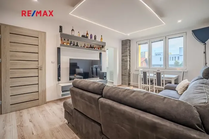 Prodej bytu 3+1, Karviná, tř. Těreškovové, 75 m2