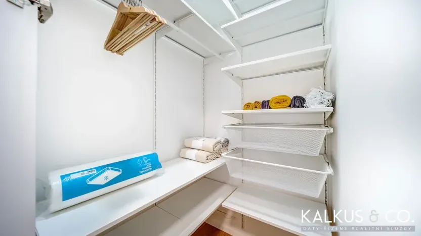 Pronájem bytu 2+kk, Hradec Králové, Eliščino nábřeží, 30 m2