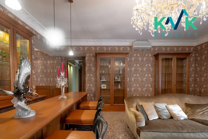 Prodej bytu 6+kk a větší, Karlovy Vary, U Imperiálu, 252 m2