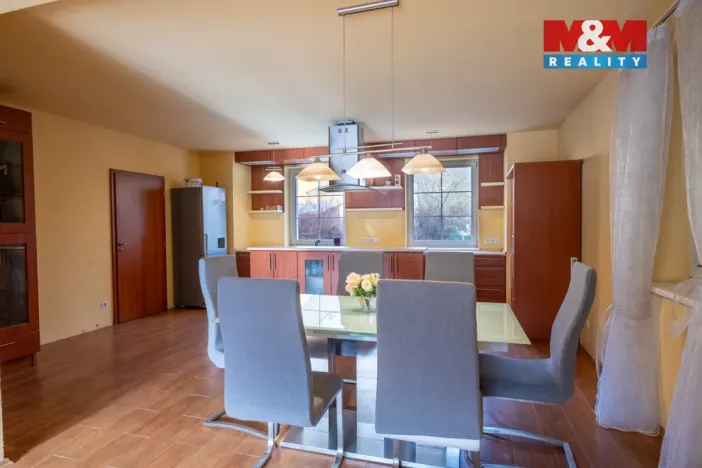 Prodej rodinného domu, Mokrovraty, 375 m2