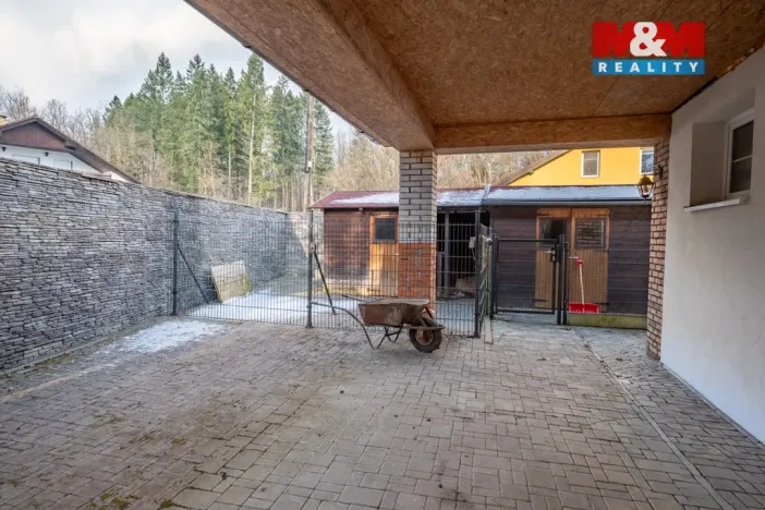 Prodej rodinného domu, Mokrovraty, 375 m2