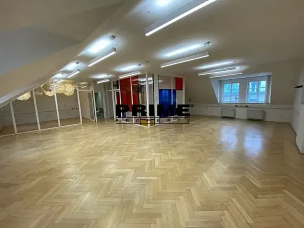 Pronájem kanceláře, Praha - Nové Město, Soukenická, 136 m2
