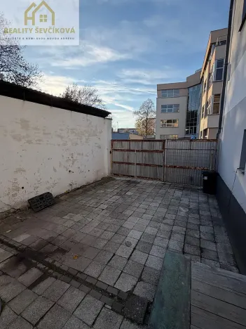 Pronájem obchodního prostoru, Hradec Králové, Hořická, 127 m2