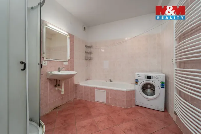 Prodej rodinného domu, Zlín - Louky, Růžová, 600 m2