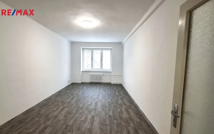 Pronájem bytu 2+1, Ostrava - Poruba, Nálepkovo náměstí, 55 m2