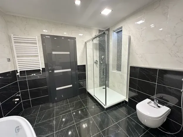 Prodej bytu 4+1, Karlovy Vary, Vřídelní, 160 m2