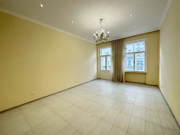 Prodej bytu 4+1, Karlovy Vary, Vřídelní, 160 m2